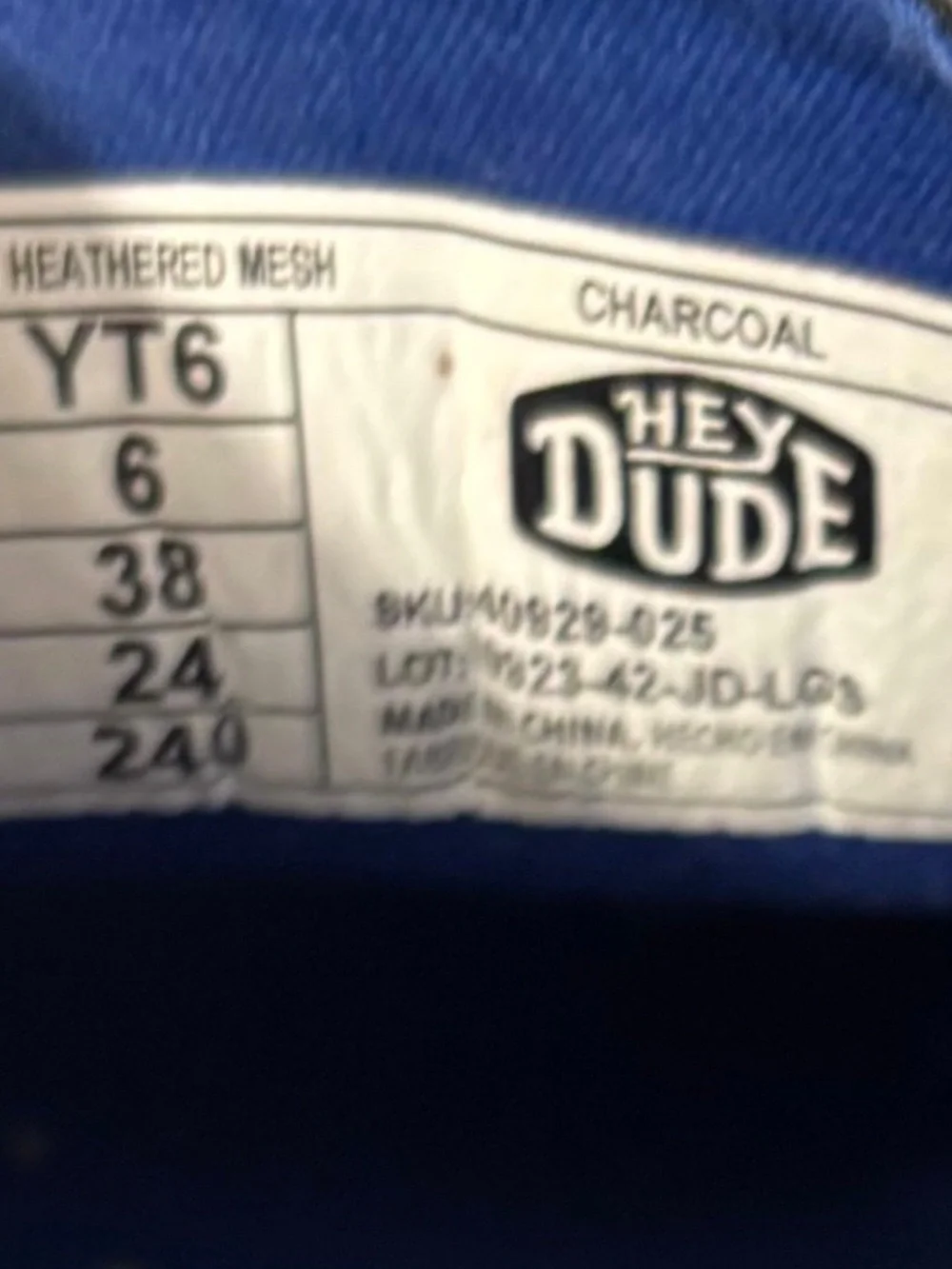 Hey Dude Shoes Youth 2 Wally Sox Loafers Sneakers Sharkskin Gray Fabric size YT6